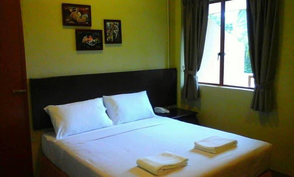 Mersing Merlin Inn Exterior foto